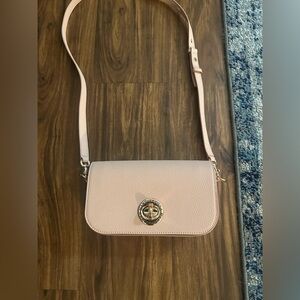 Marc Jacobs Women’s Crossbody Bag in Light Pink with Turn-Lock Closure